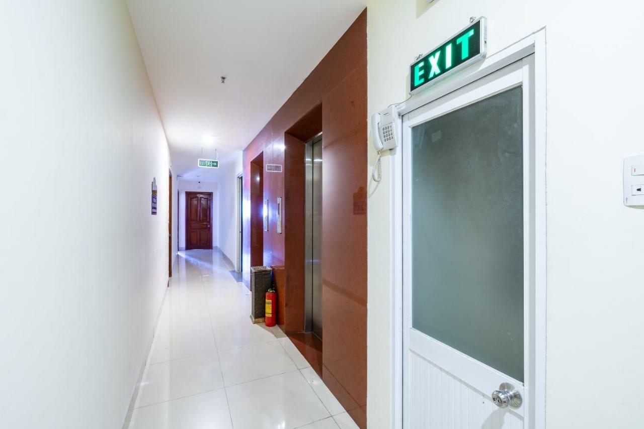Oyo 375 Hoa Binh Hotel ดานัง ภายนอก รูปภาพ