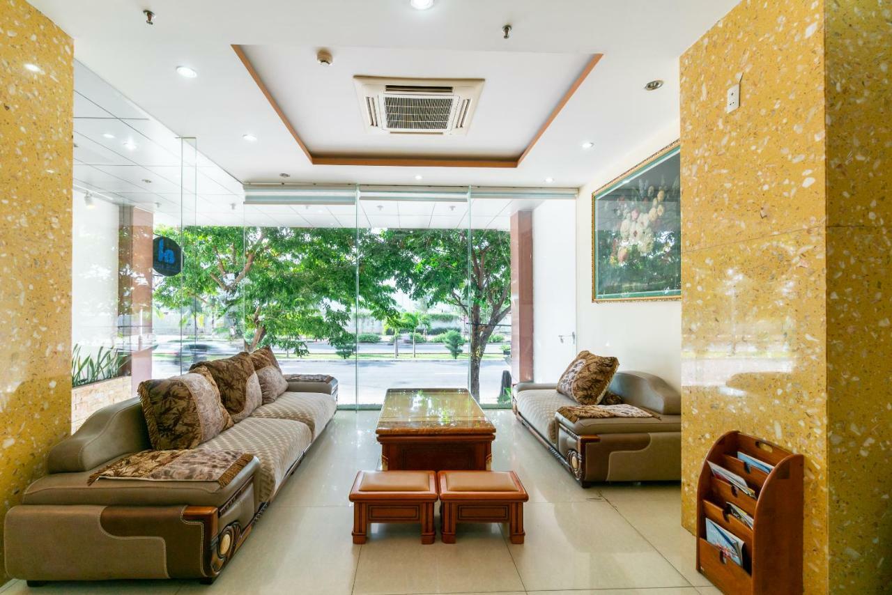 Oyo 375 Hoa Binh Hotel ดานัง ภายนอก รูปภาพ