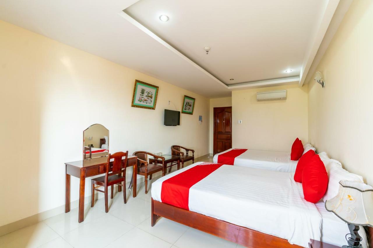 Oyo 375 Hoa Binh Hotel ดานัง ภายนอก รูปภาพ