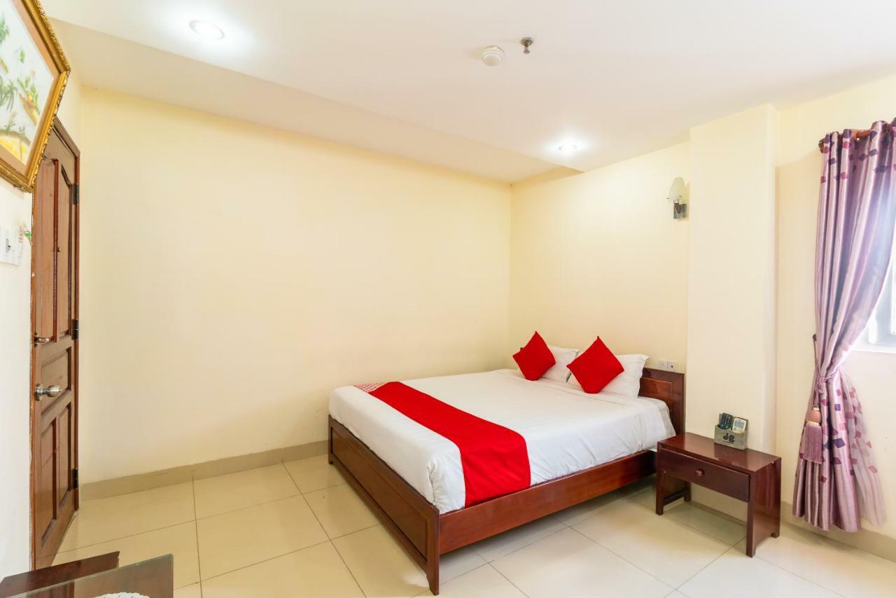 Oyo 375 Hoa Binh Hotel ดานัง ภายนอก รูปภาพ