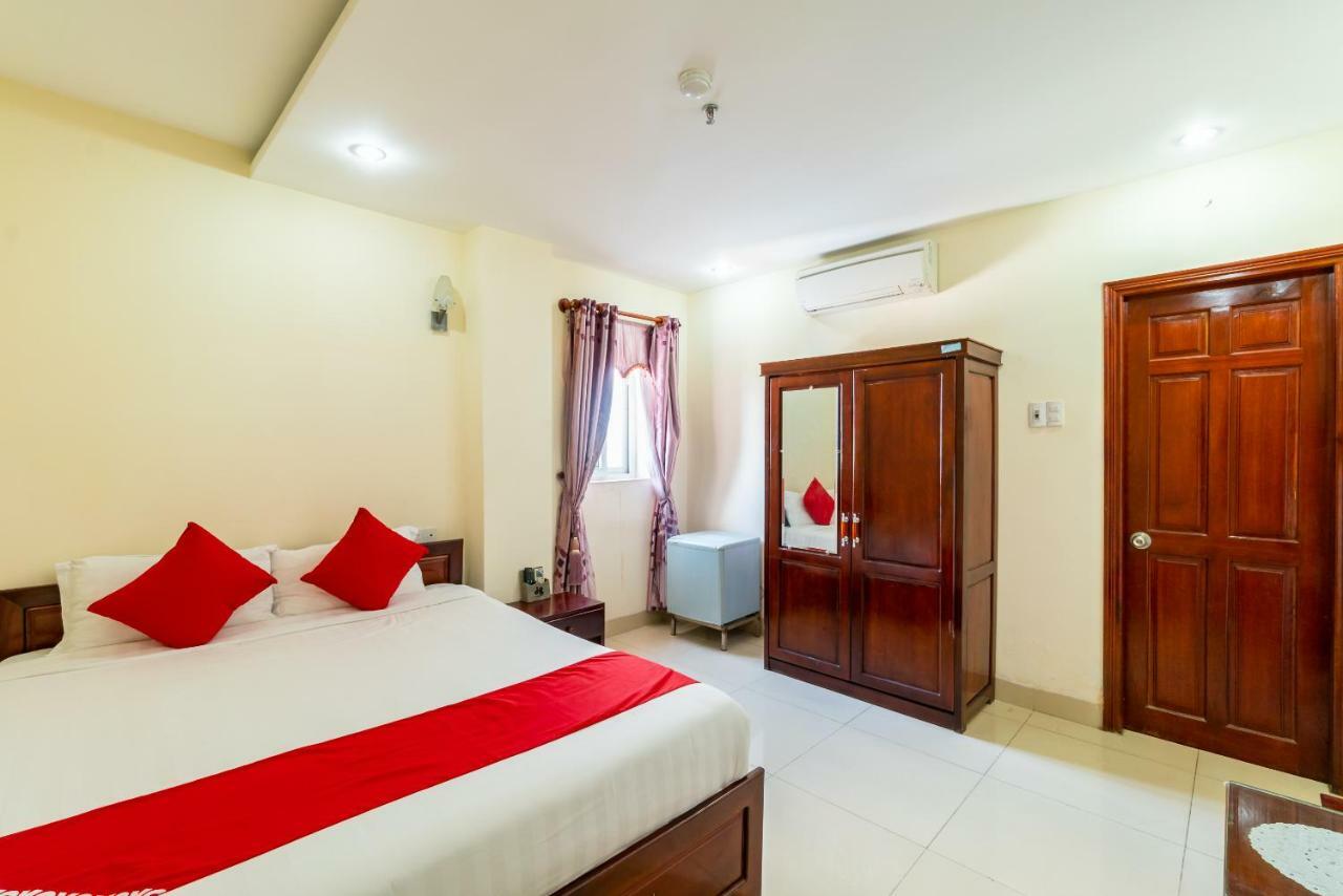 Oyo 375 Hoa Binh Hotel ดานัง ภายนอก รูปภาพ